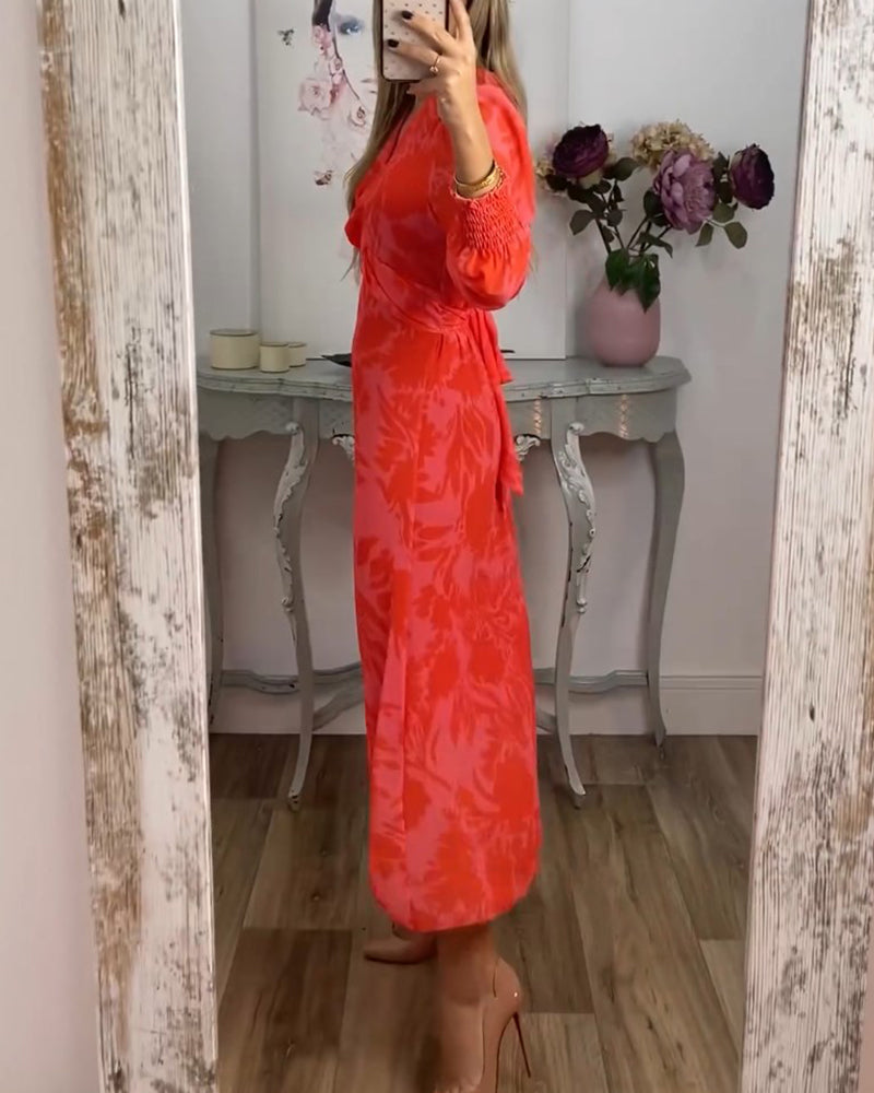 V-Ausschnitt tailliertes bedrucktes Kleid