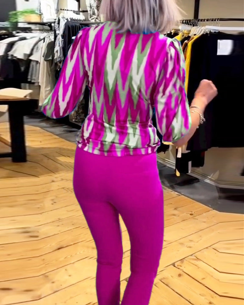 Bedrucktes lässiges tiefes V-Top