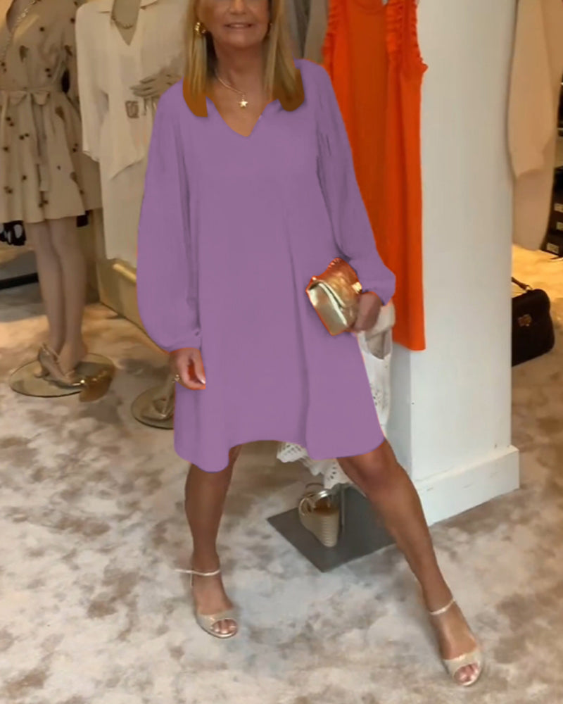 Einfarbiges Kleid mit Laternenärmeln und V-Ausschnitt