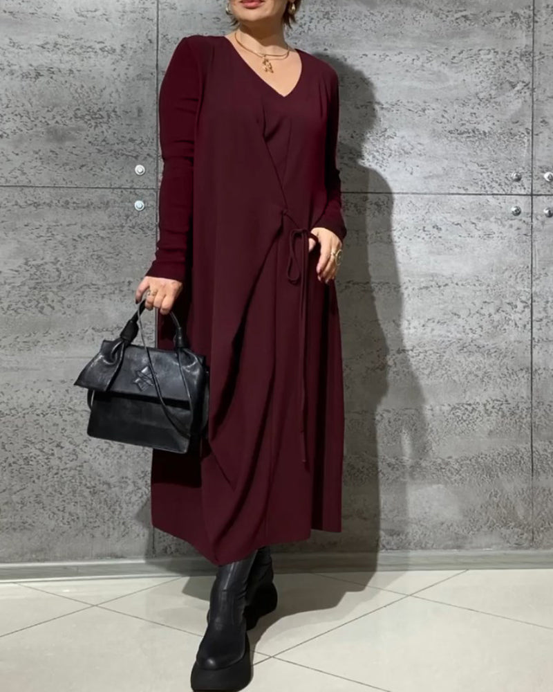 Einfarbiges Kleid mit Gürtel