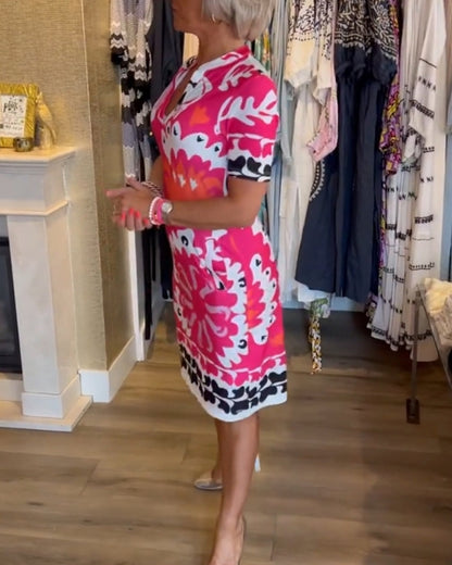 Kurzärmliges, bedrucktes V-Ausschnitt-Kleid