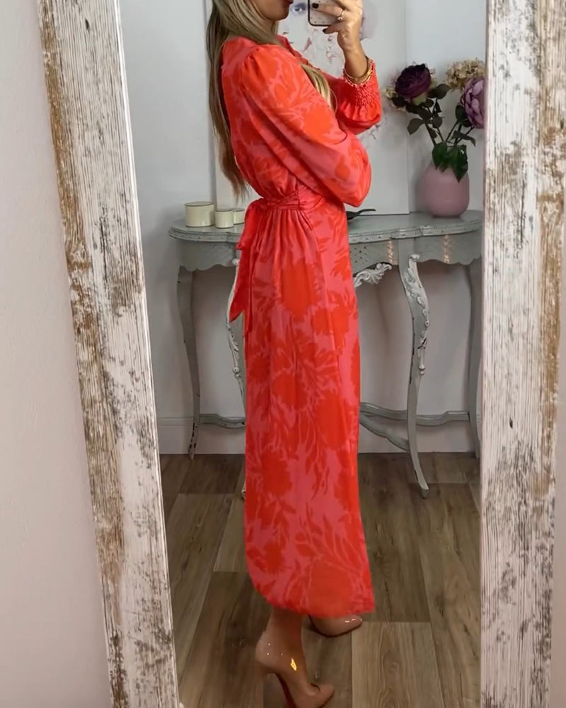 V-Ausschnitt tailliertes bedrucktes Kleid