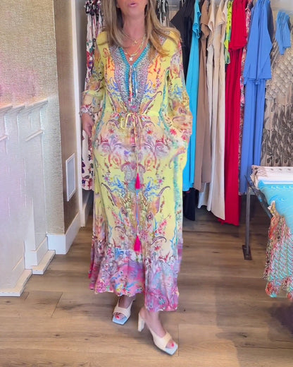 Langärmliges bedrucktes Resortkleid