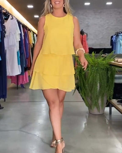 Ärmelloses Kleid mit doppelter Rüsche