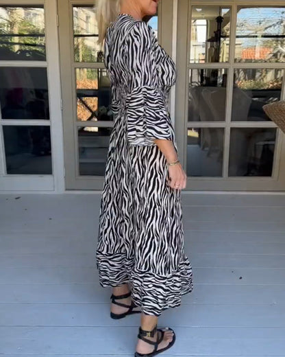 V-Ausschnitt Gestreiftes Druckkleid