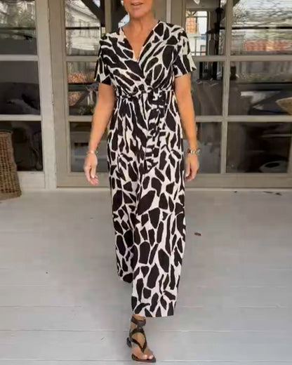 V-Ausschnitt Kurzarmkleid