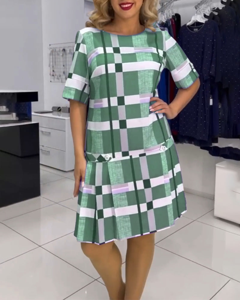 Rundhalskariertes Kleid