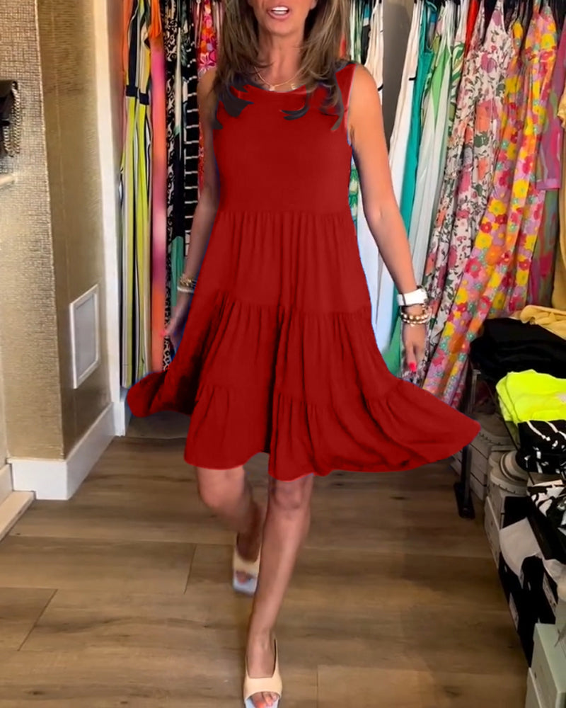 Faltendes ärmelloses lockeres Kleid