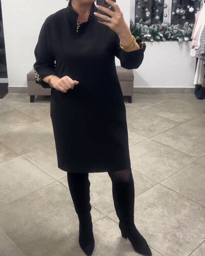 Kleid mit Stehkragen in einfarbig