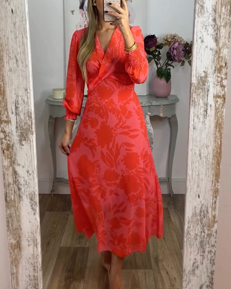 V-Ausschnitt tailliertes bedrucktes Kleid