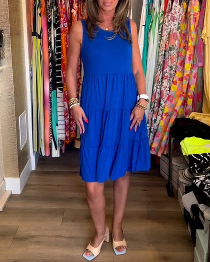 Faltendes ärmelloses lockeres Kleid