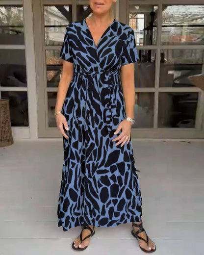 V-Ausschnitt Kurzarmkleid