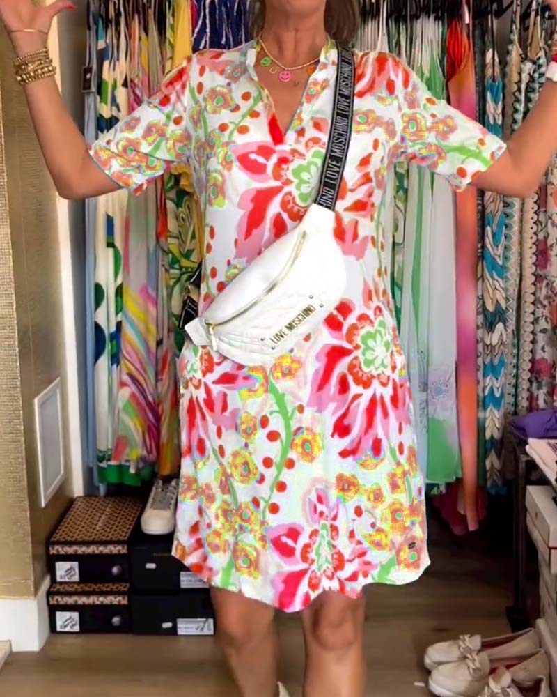 Kurzärmliges, florales V-Ausschnitt-Kleid