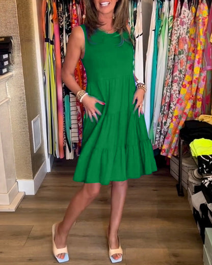 Faltendes ärmelloses lockeres Kleid