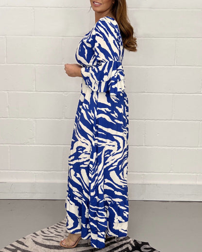 V-Ausschnitt Kleid mit 3/4-Ärmeln