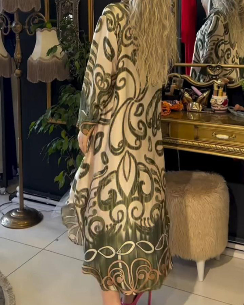 Lässiges und elegantes bedrucktes Kleid