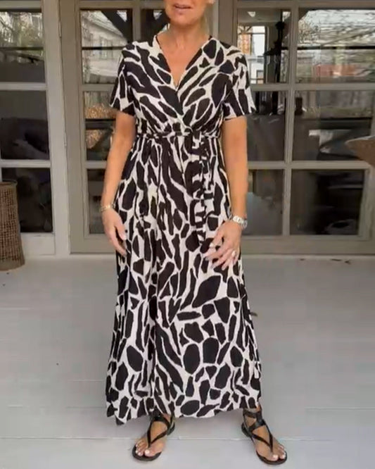 V-Ausschnitt Kurzarmkleid