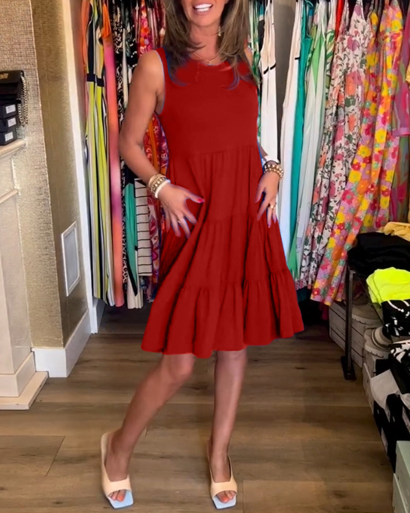 Faltendes ärmelloses lockeres Kleid