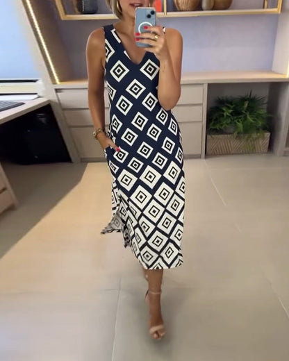 Ärmelloses Kleid mit V-Ausschnitt und Diamantdruck