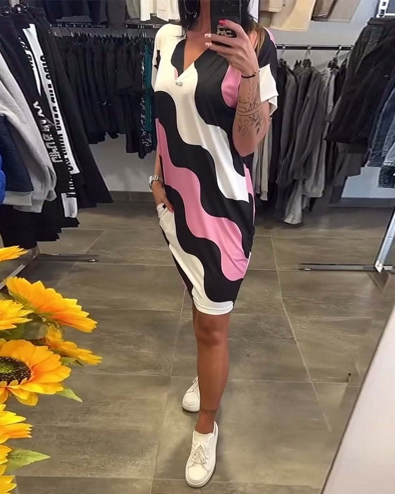 V-Ausschnitt Wellenmuster Kleid