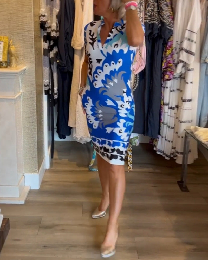 Kurzärmliges, bedrucktes V-Ausschnitt-Kleid