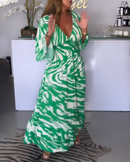 V-Ausschnitt Kleid mit 3/4-Ärmeln