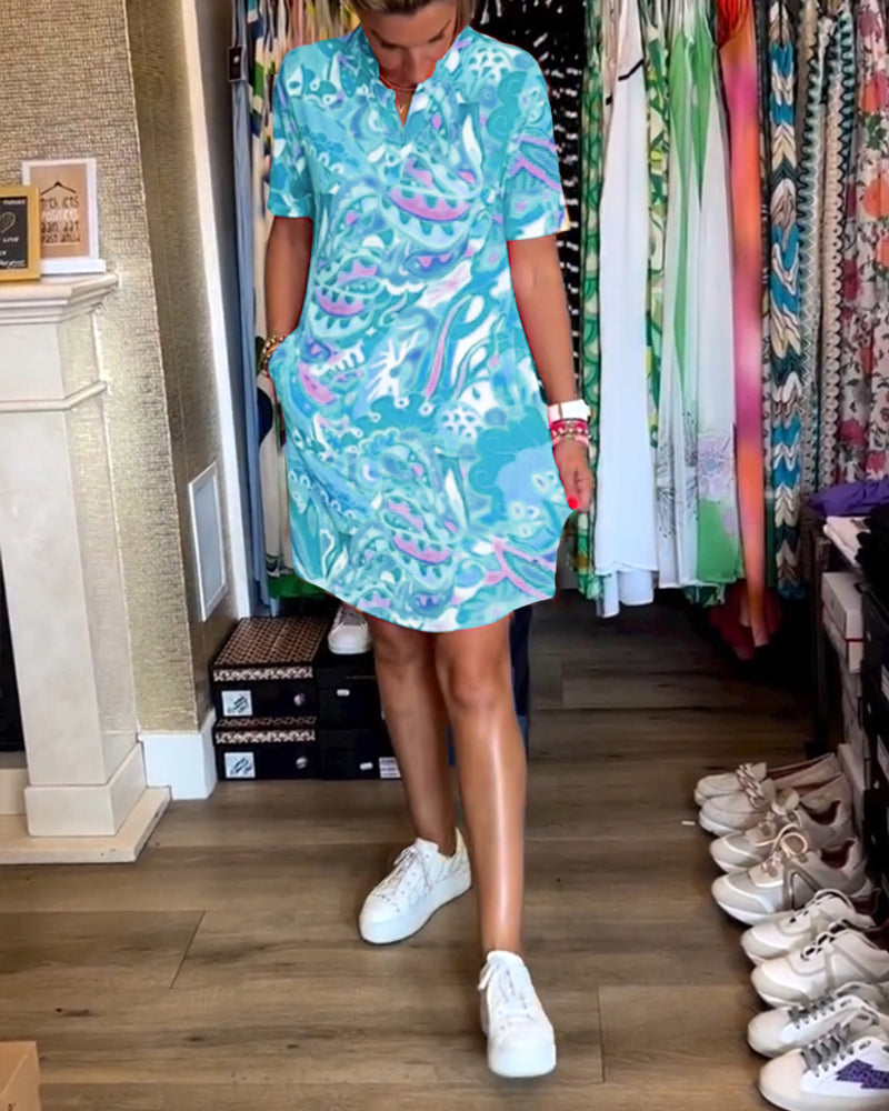 Taschenbedrucktes Kurzarmkleid