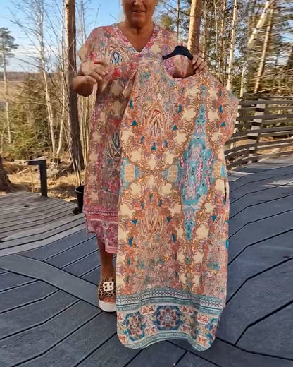 V-Ausschnitt Kurzärmliges Bedrucktes Shift-Kleid