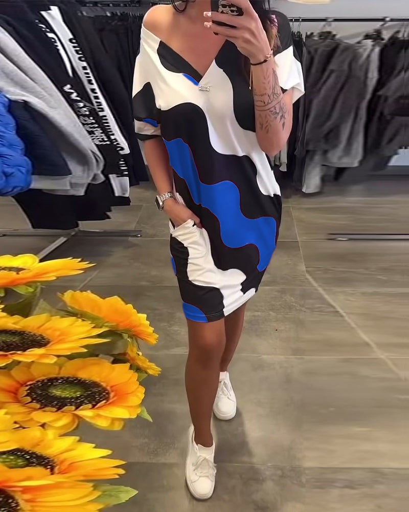 V-Ausschnitt Wellenmuster Kleid