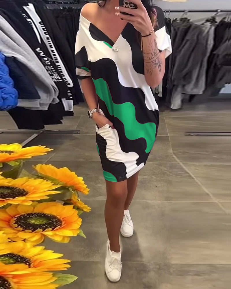 V-Ausschnitt Wellenmuster Kleid