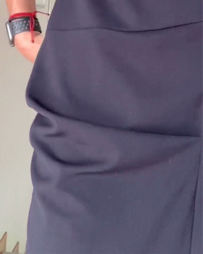 Rundhals gefaltetes einfarbiges elegantes Kleid