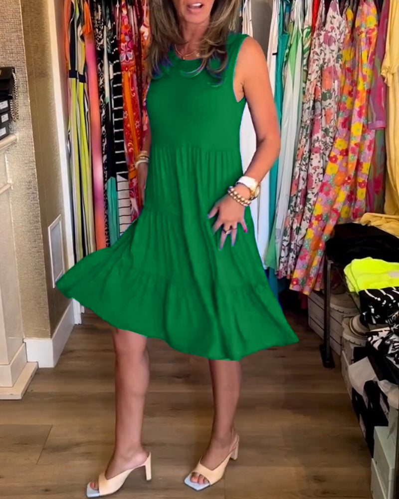 Faltendes ärmelloses lockeres Kleid