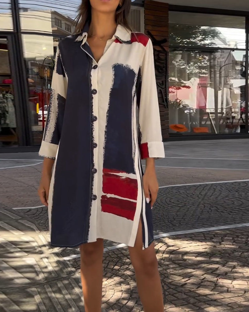 Revers bedrucktes Schlitzkleid