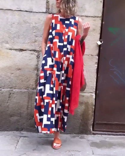 Ärmelloses Kleid mit geometrischem Druck und Taschen