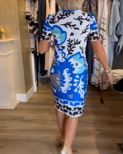 Kurzärmliges, bedrucktes V-Ausschnitt-Kleid