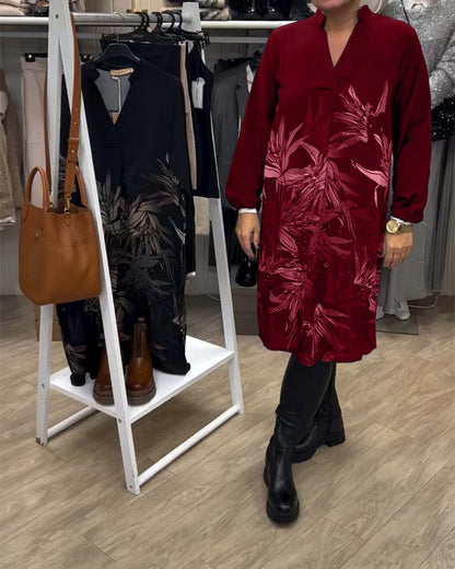 V-Ausschnitt Kleid mit Blattdruck und langen Ärmeln