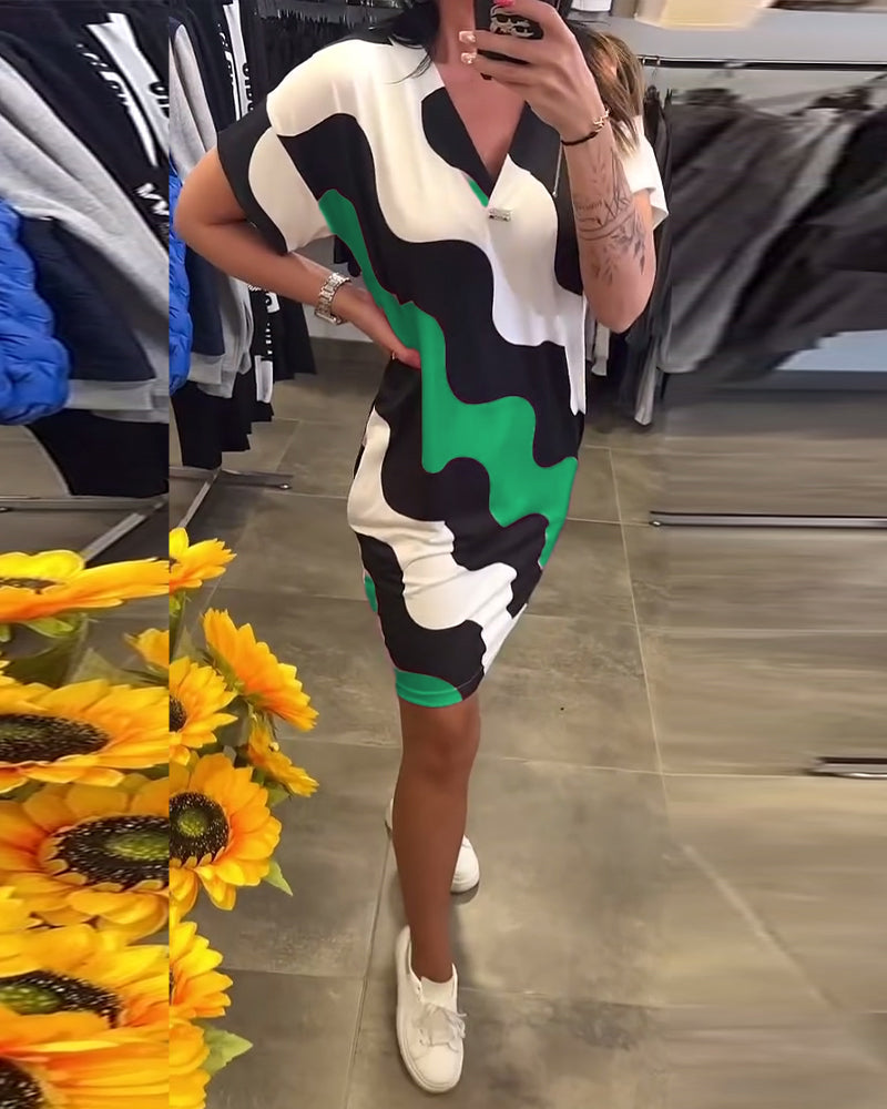 V-Ausschnitt Wellenmuster Kleid