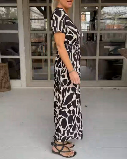 V-Ausschnitt Kurzarmkleid