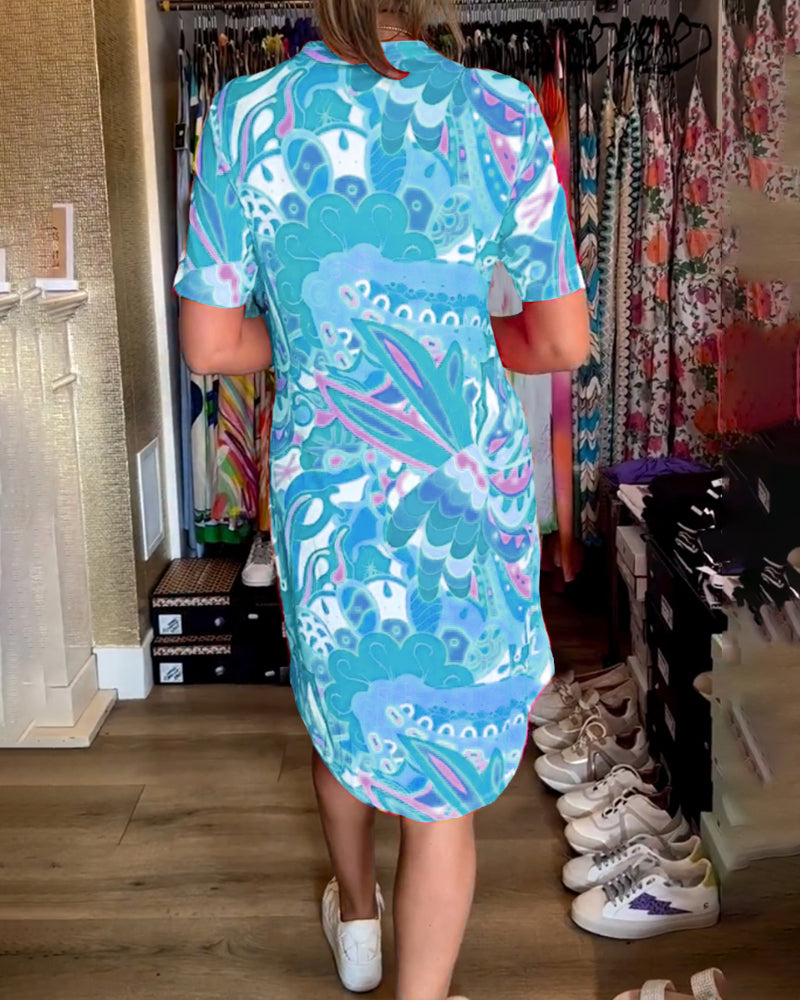 Taschenbedrucktes Kurzarmkleid