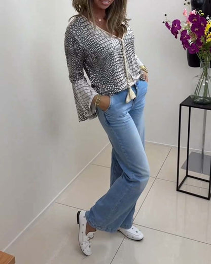 Gemusterte Lanyard-Bluse mit langen Ärmeln