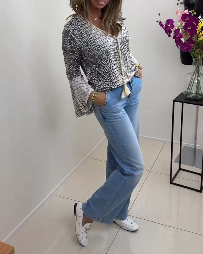 Gemusterte Lanyard-Bluse mit langen Ärmeln