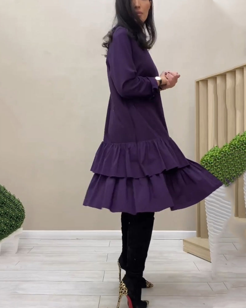 Sanftes, gerafftes knielanges Kleid