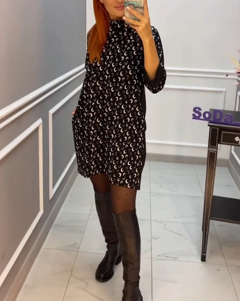 Lässiges Kleid mit Schmetterlingsdruck