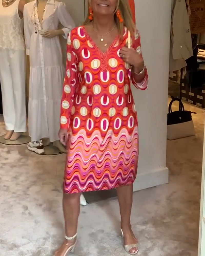 Lässiges, lockeres, bedrucktes V-Ausschnitt-Kleid mit langen Ärmeln