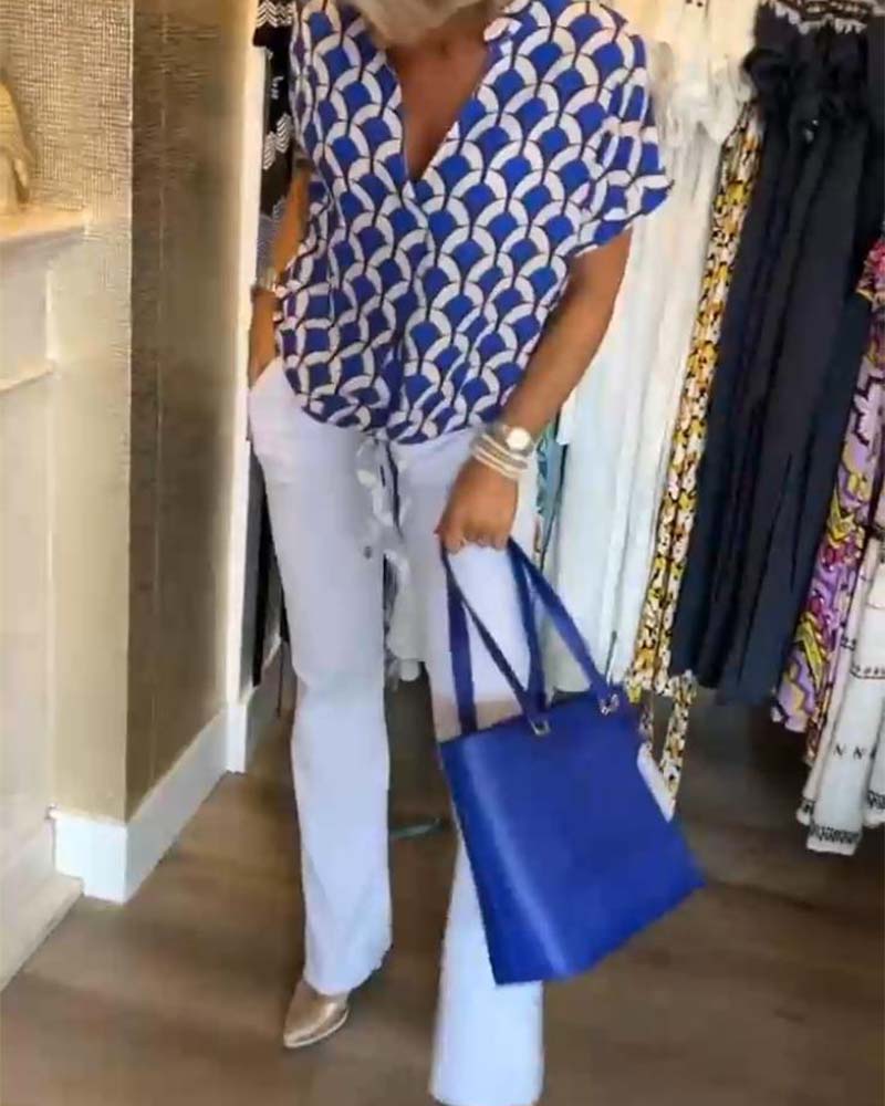 Kurzärmliges V-Ausschnitt bedrucktes Freizeitoberteil