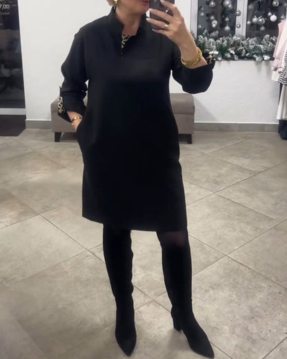 Kleid mit Stehkragen in einfarbig