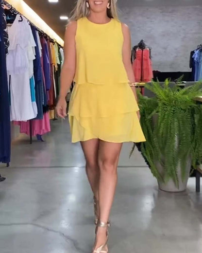 Ärmelloses Kleid mit doppelter Rüsche