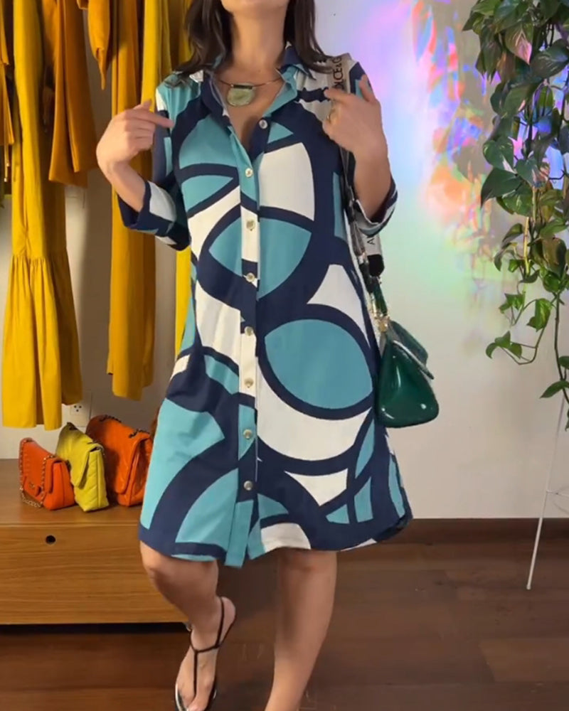 Langärmliges, bedrucktes Hemdkleid