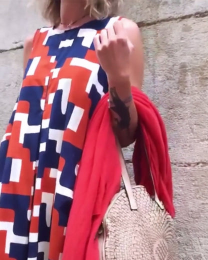 Ärmelloses Kleid mit geometrischem Druck und Taschen