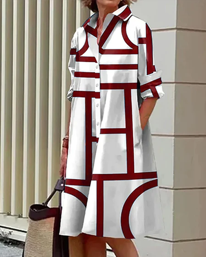 Kleid mit geometrischem Druck und Taschen